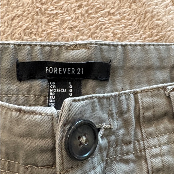 Forever 21 brown cargo shorts junior L - Picture 3 of 5